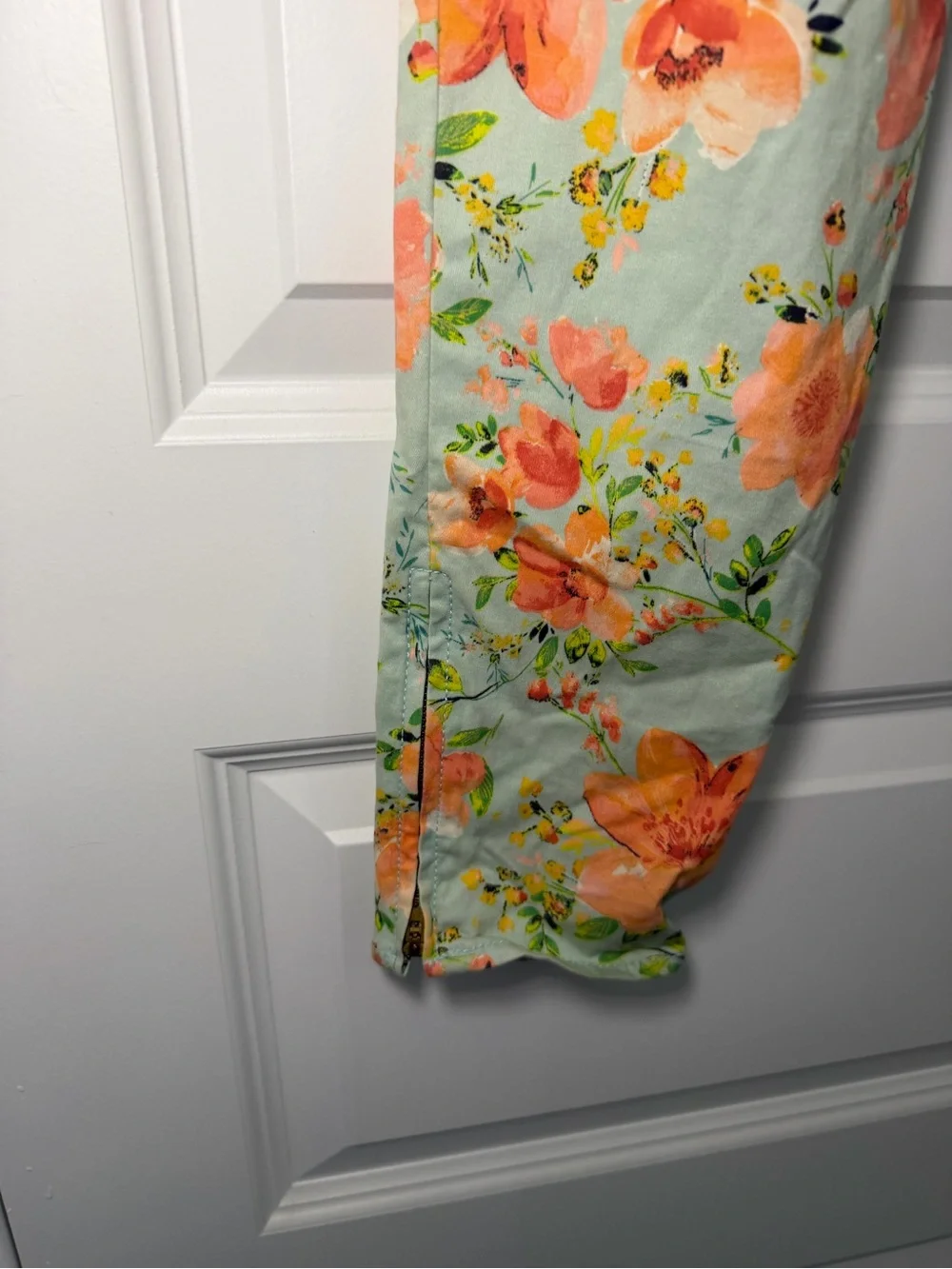 Candie's Floral Jeans zippered cuffs